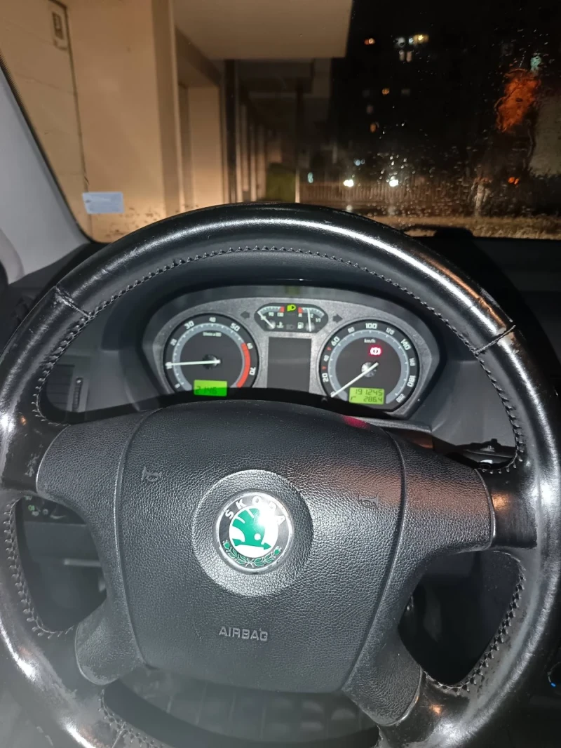 Skoda Fabia Газов инжекцион, снимка 5 - Автомобили и джипове - 52316343