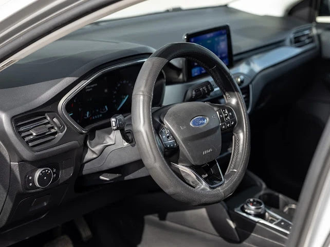 Ford Focus 1.5, снимка 9 - Автомобили и джипове - 53750071