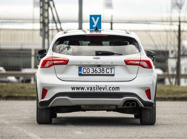 Ford Focus 1.5, снимка 5 - Автомобили и джипове - 53750071