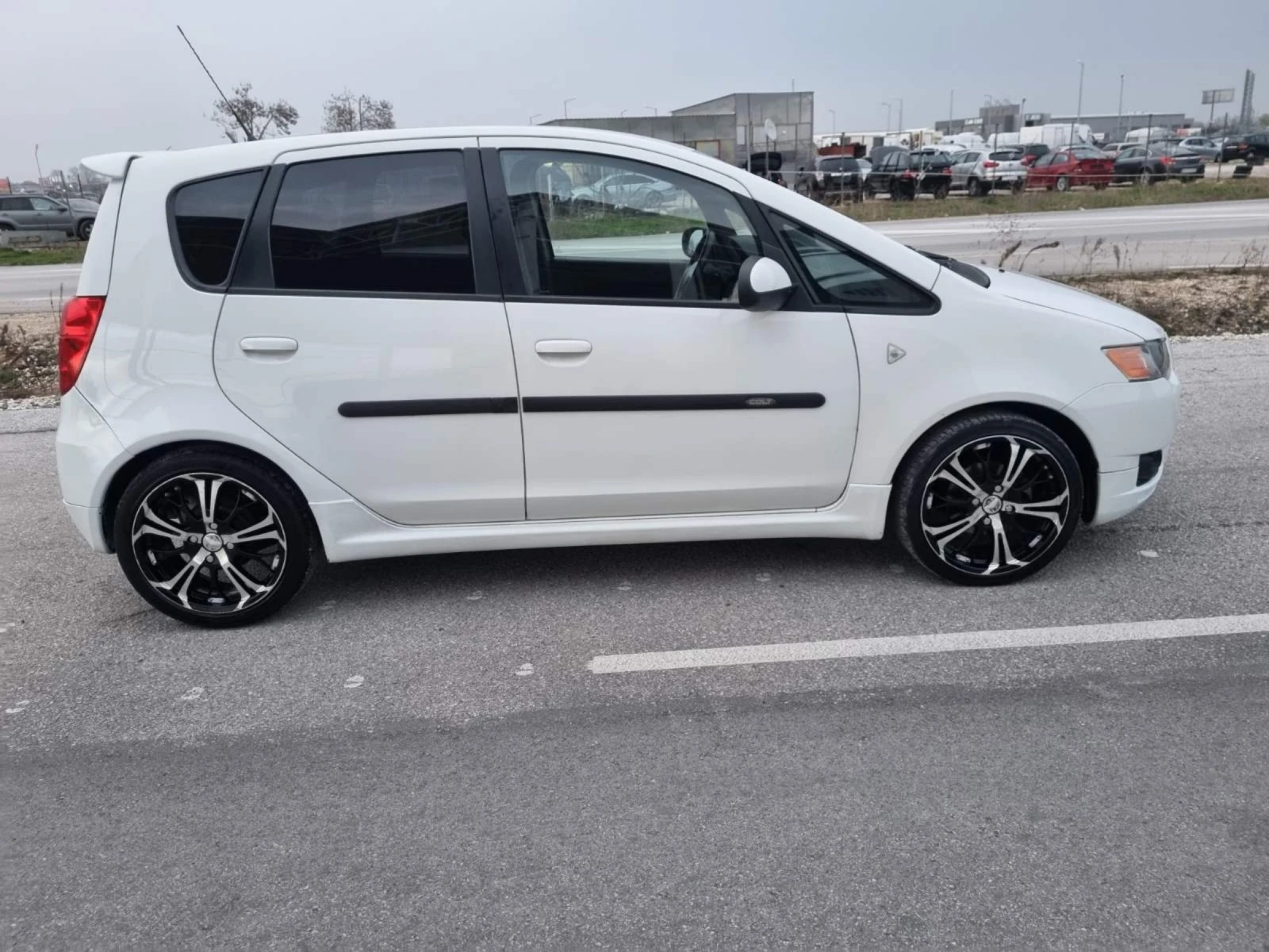 Mitsubishi Colt 1.3i + Газ  - изображение 3