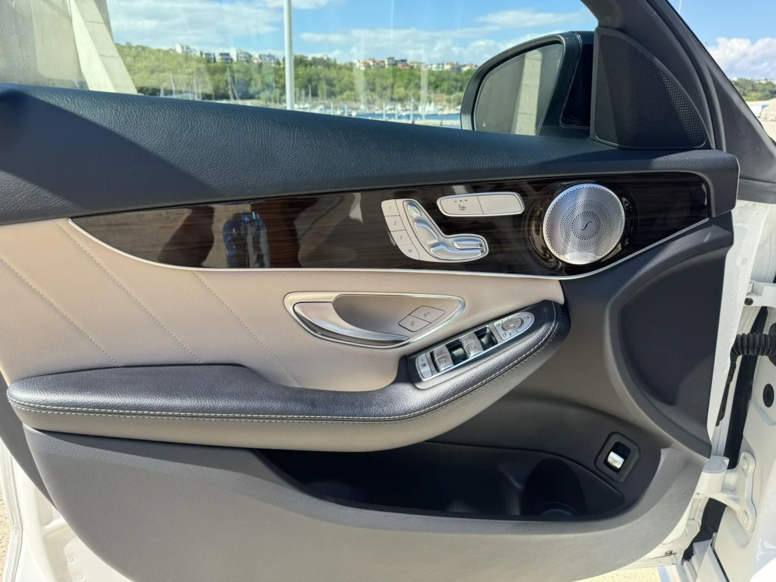 Mercedes-Benz C 300 | Mobile.bg — изображение 13