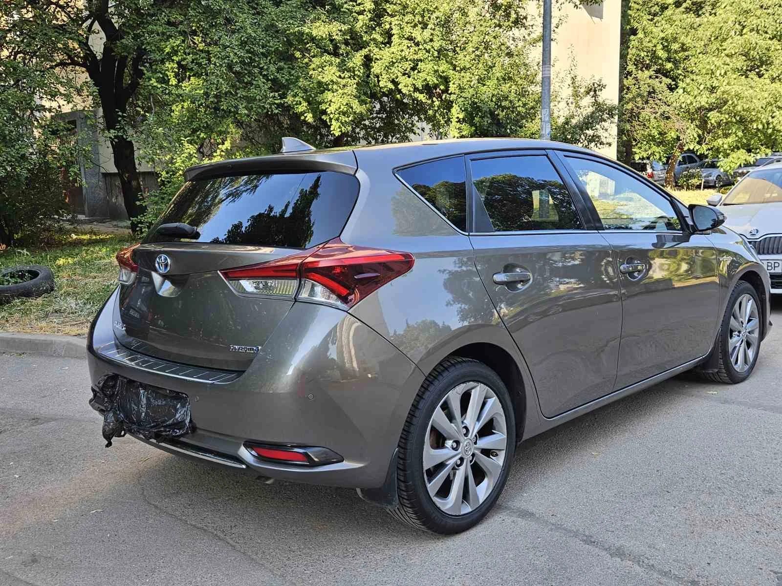 Toyota Auris  - изображение 6