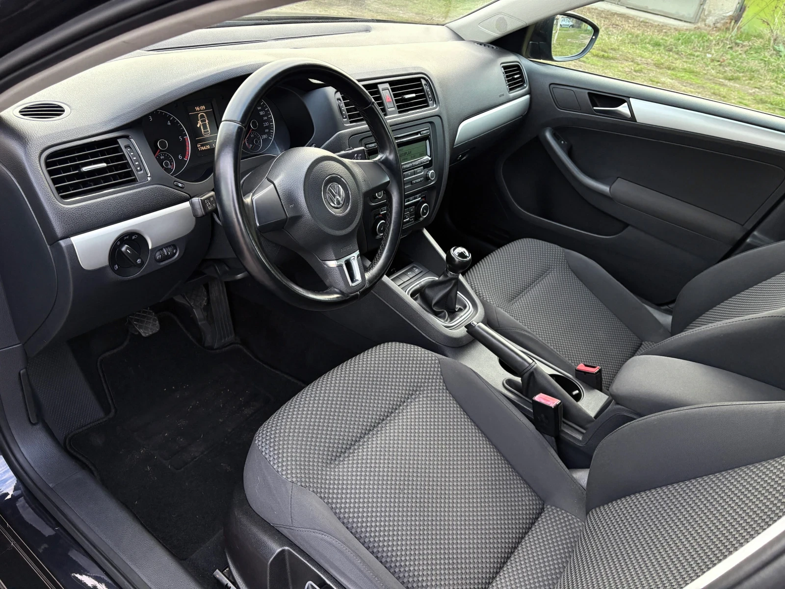 VW Jetta 1.6TDI EDITION*  - изображение 7