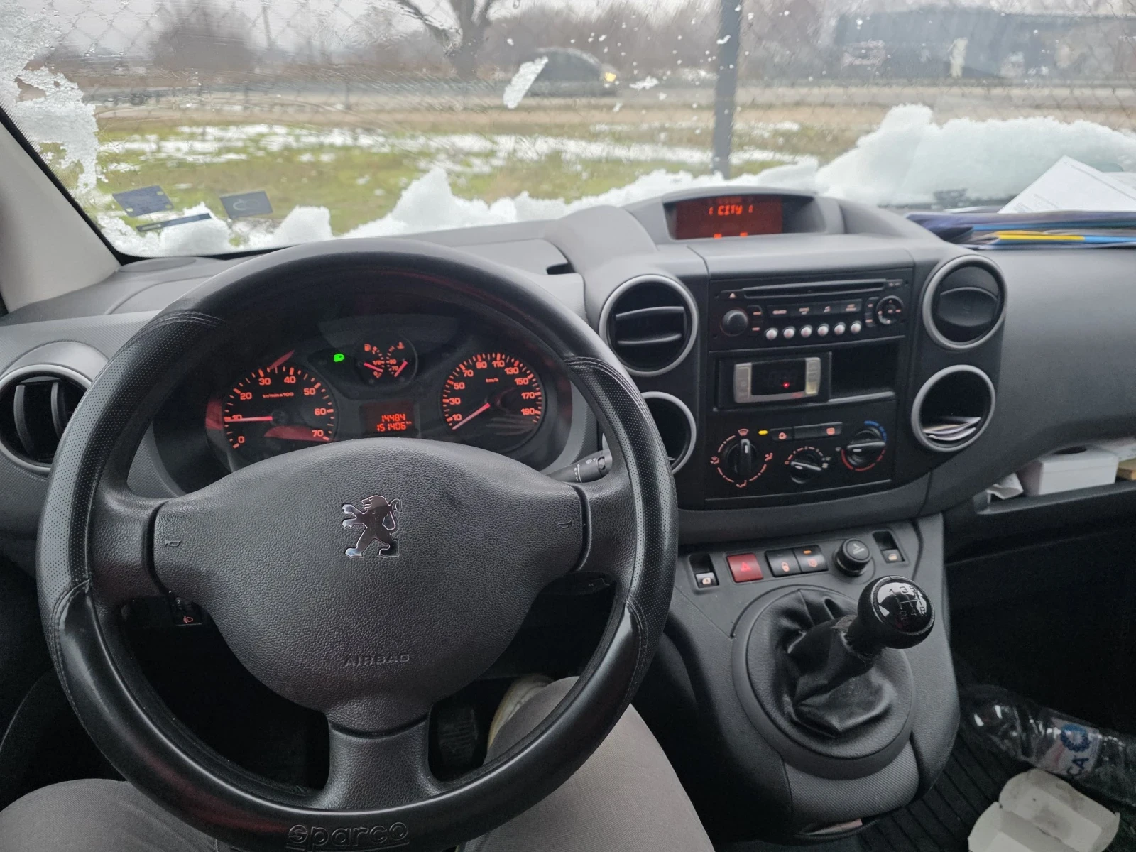 Peugeot Partner, снимка 5 - Автомобили и джипове - 54126347
