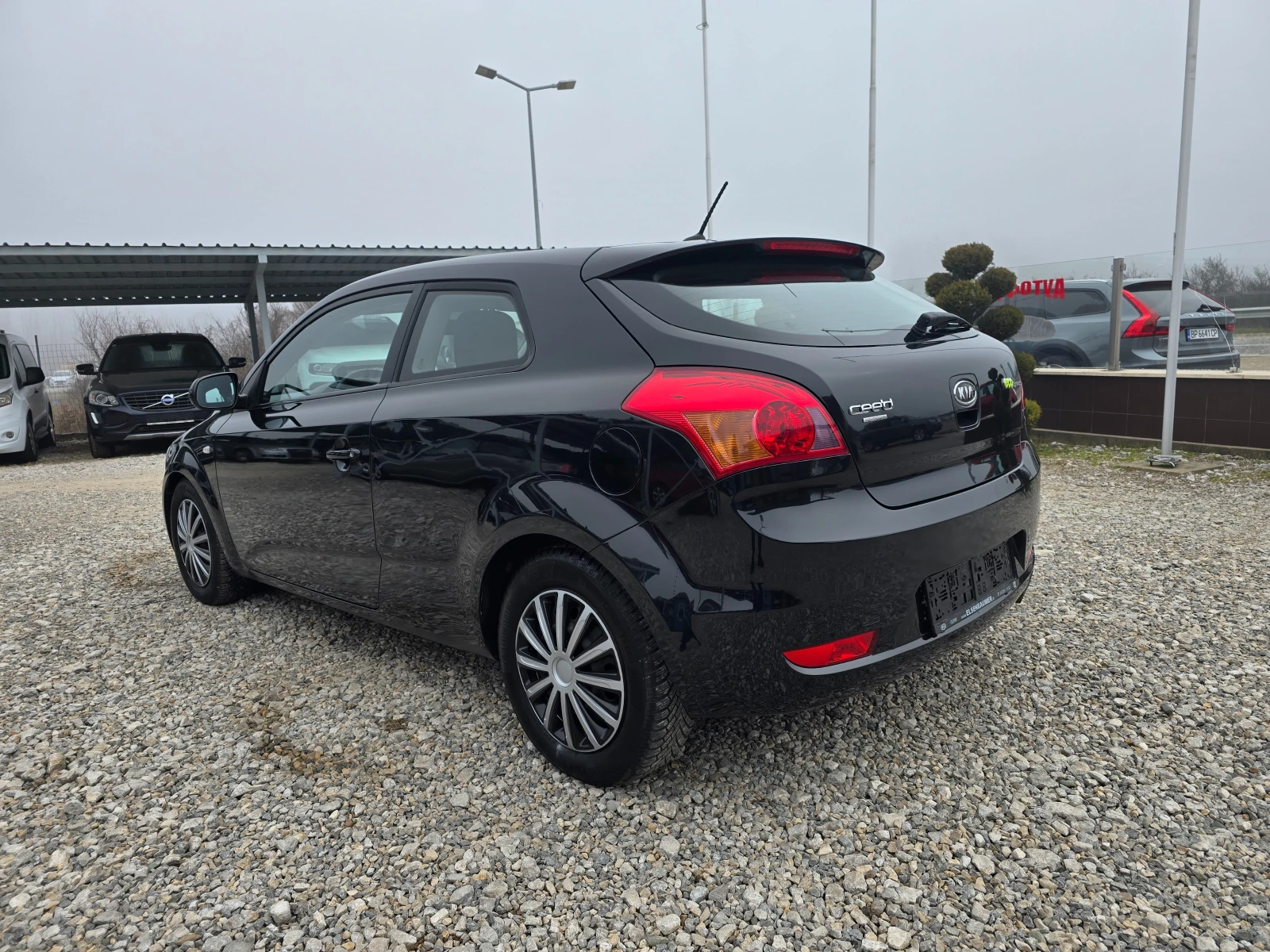 Kia Pro ceed 1, 4 BENZIN, снимка 3 - Автомобили и джипове - 53834069
