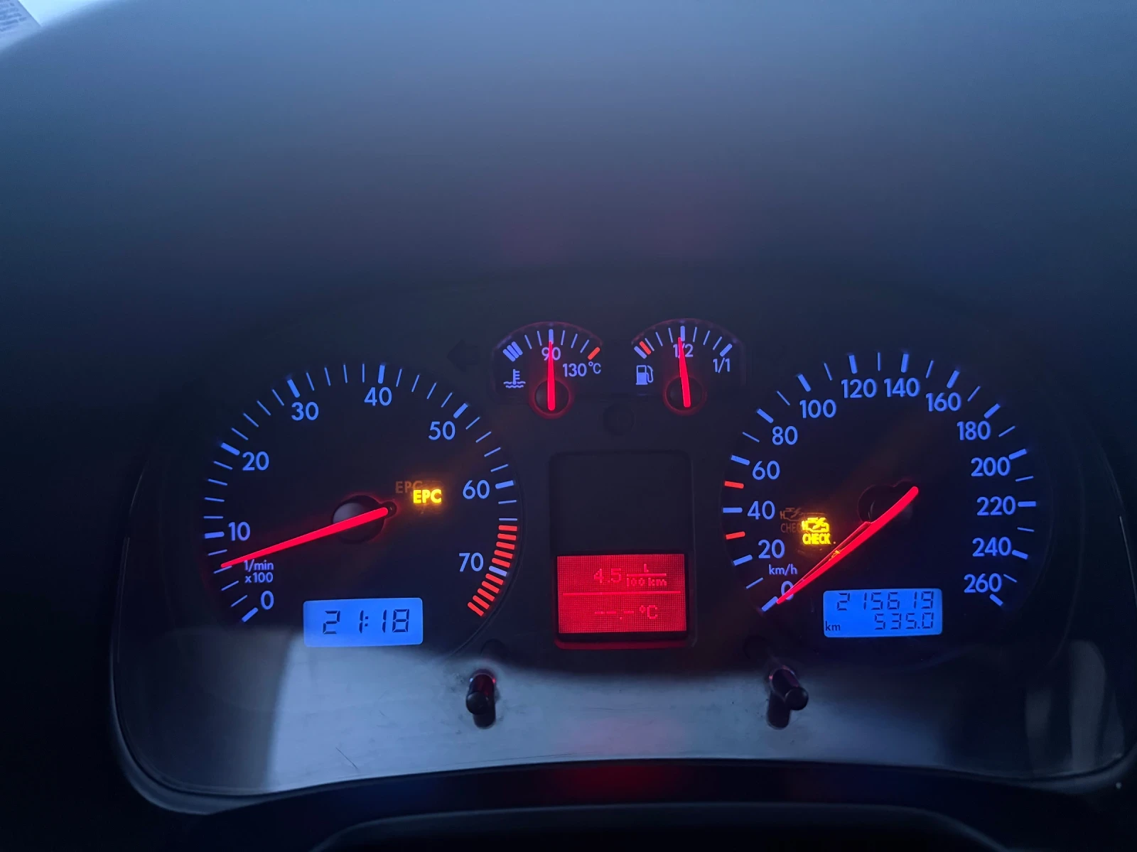 VW Golf 1.6 с газ, снимка 10 - Автомобили и джипове - 53879027