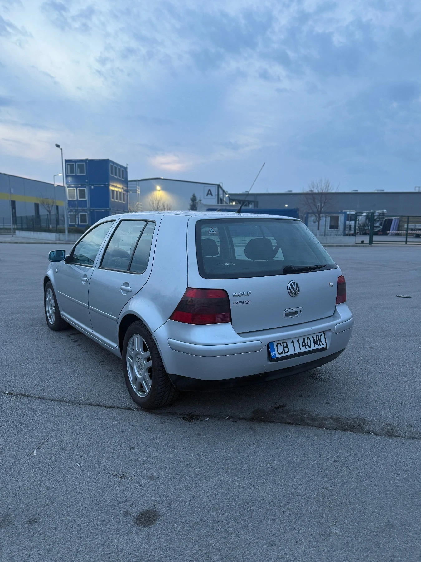 VW Golf 1.6 с газ, снимка 4 - Автомобили и джипове - 53879027
