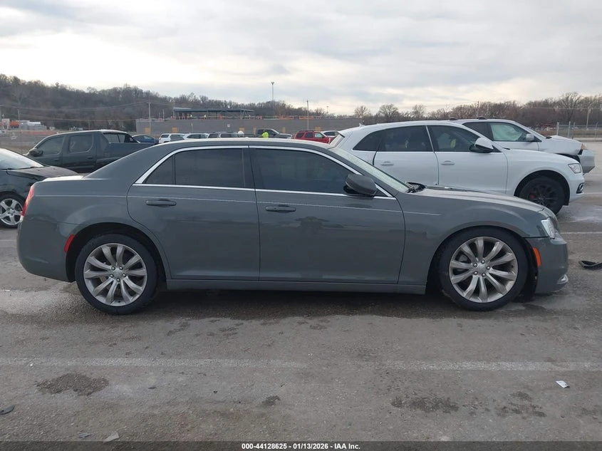 Chrysler 300c 3.6l 300 Touring, снимка 13 - Автомобили и джипове - 53906736