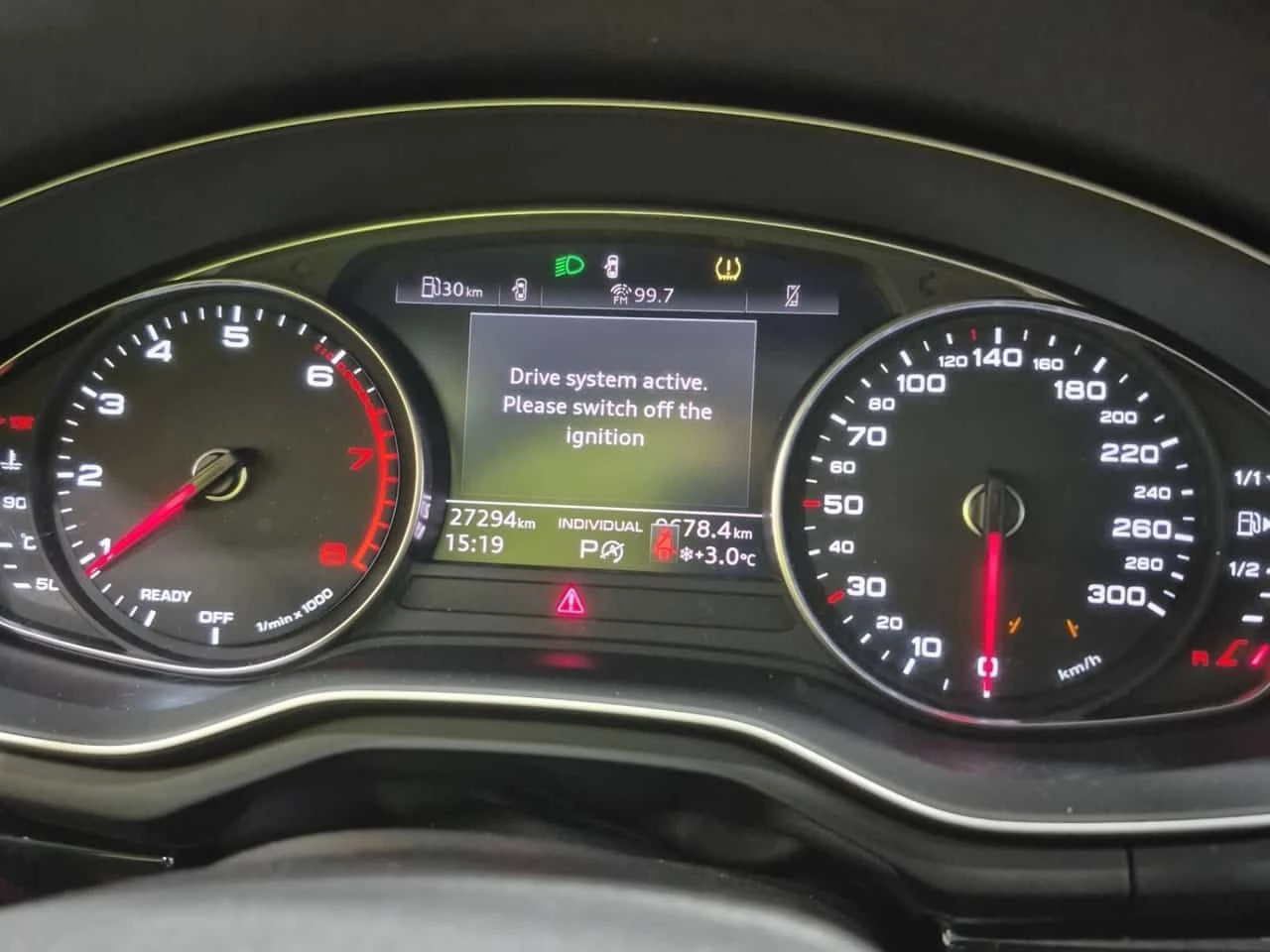 Audi A5  | DISTRONIC | MEMORY | ДВА КЛЮЧА | , снимка 12 - Автомобили и джипове - 54070608