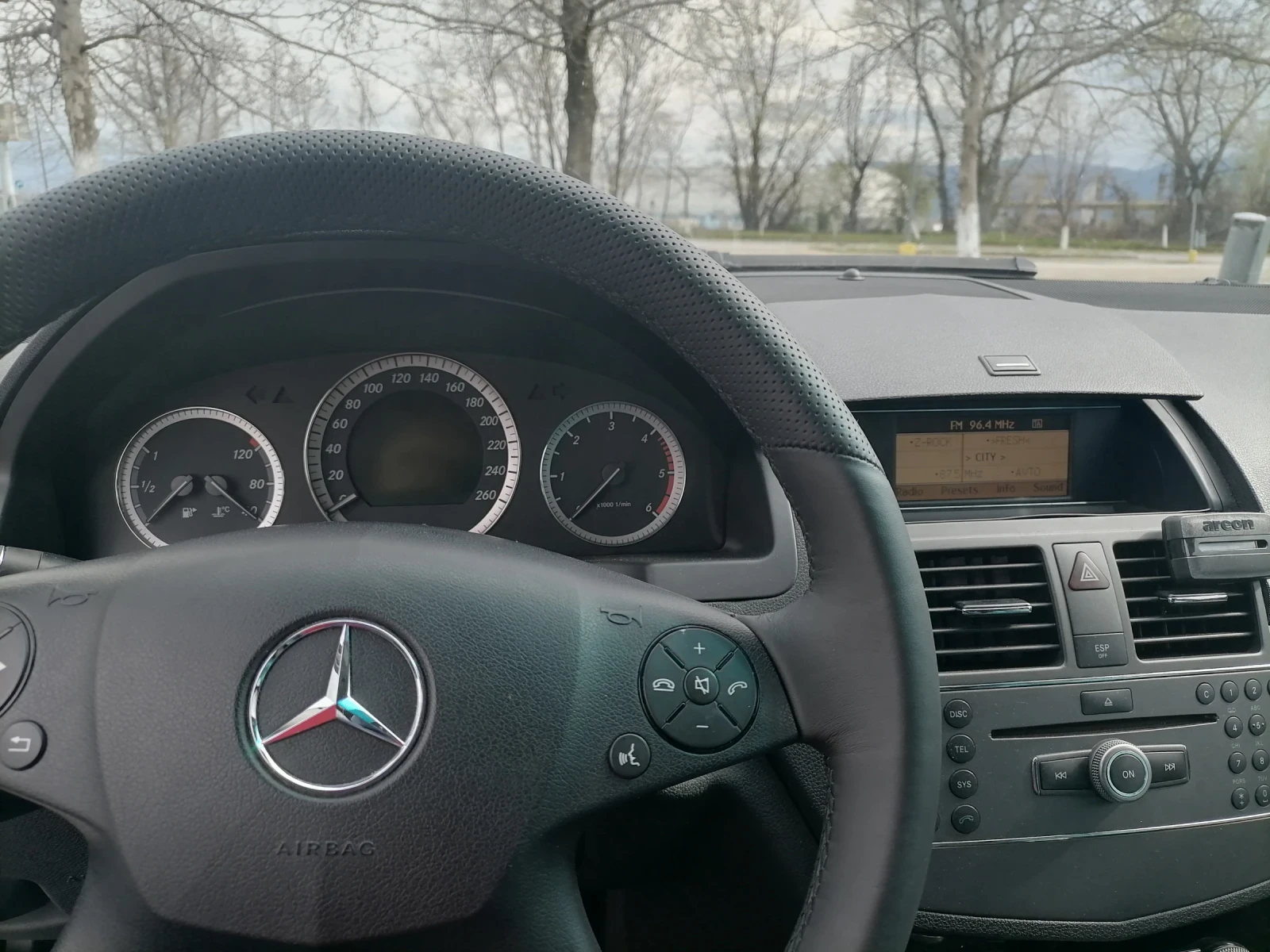 Mercedes-Benz C 220, снимка 6 - Автомобили и джипове - 54096328
