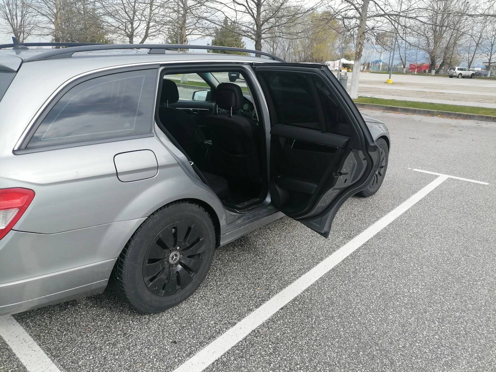 Mercedes-Benz C 220, снимка 12 - Автомобили и джипове - 54096328