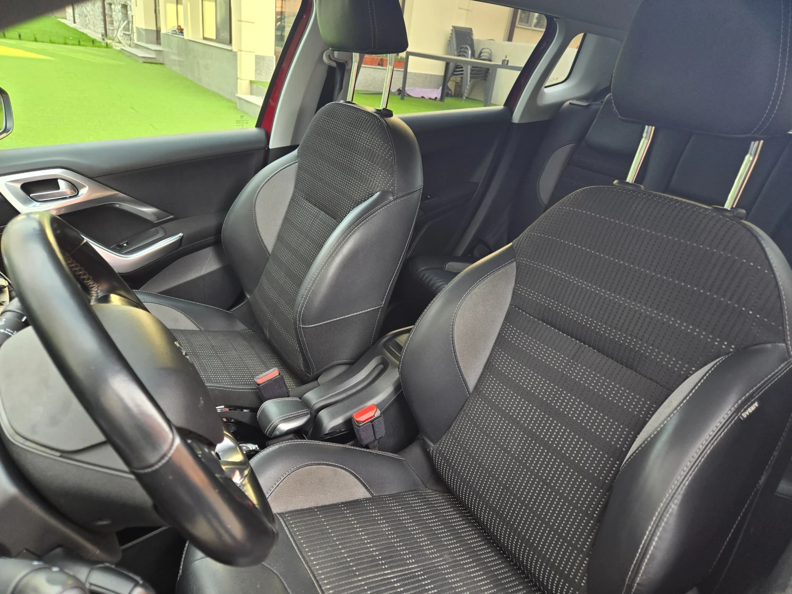 Peugeot 2008, снимка 10 - Автомобили и джипове - 54296196