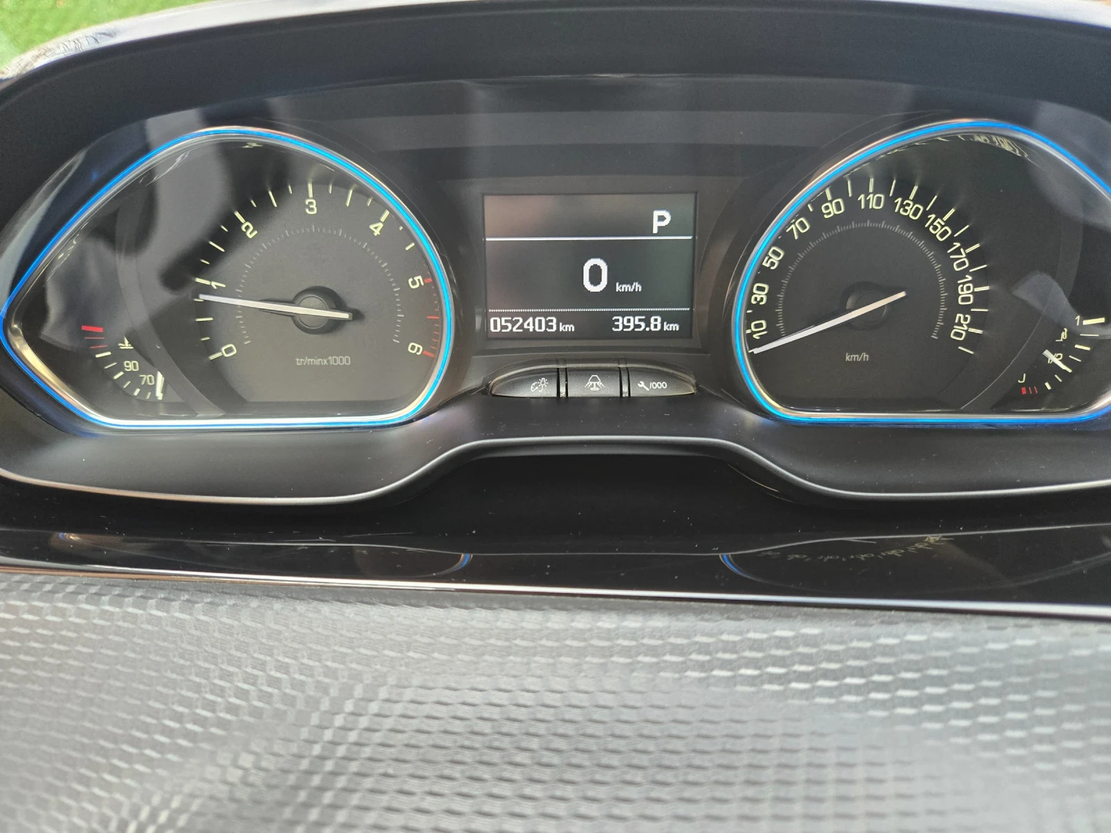 Peugeot 2008, снимка 14 - Автомобили и джипове - 54296196