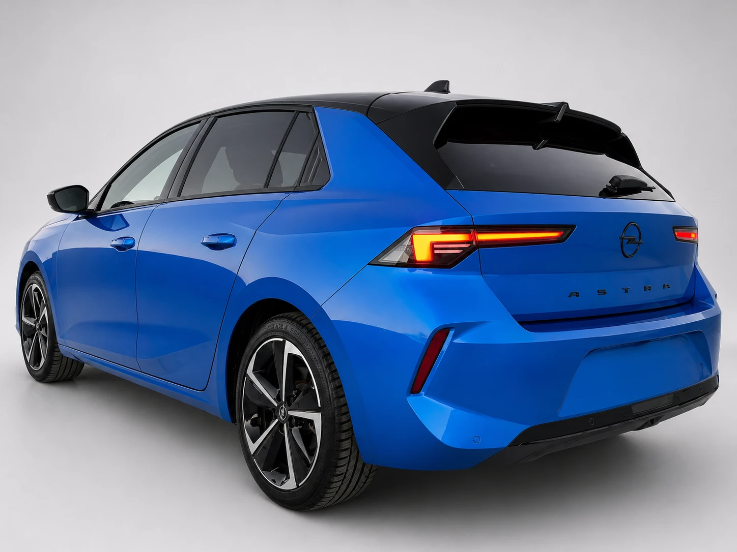 Opel Astra GS Line, снимка 4 - Автомобили и джипове - 54360114