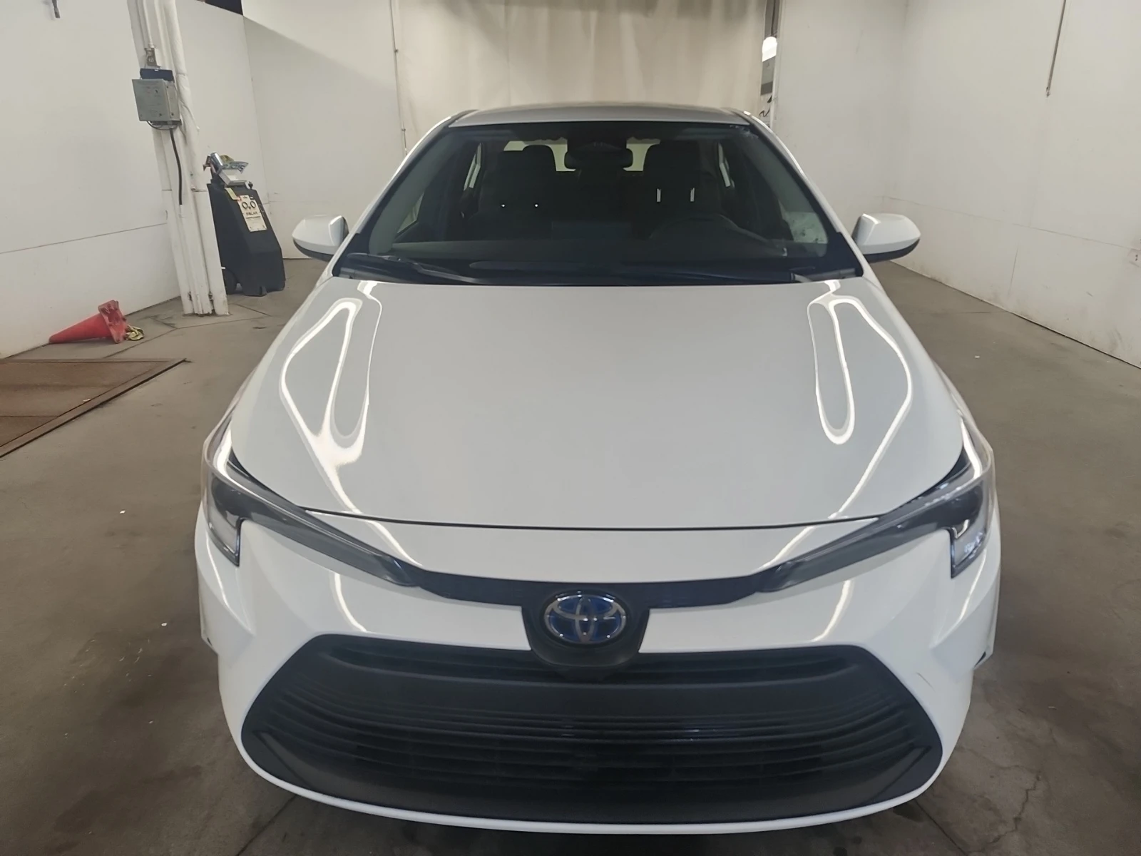 Toyota Corolla HYBRID LE * Blind Spot * CARFAX * АВТО КРЕДИТ * , снимка 3 - Автомобили и джипове - 54704250