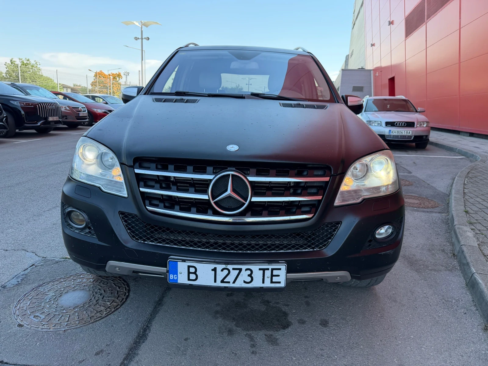 Mercedes-Benz ML 350 * ЧЕРЕН* МАТ* FACELIFT* УНИКАТ, снимка 2 - Автомобили и джипове - 55040245