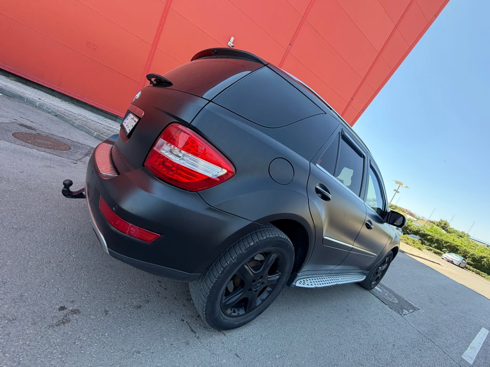 Mercedes-Benz ML 350 * ЧЕРЕН* МАТ* FACELIFT* УНИКАТ, снимка 4 - Автомобили и джипове - 55040245