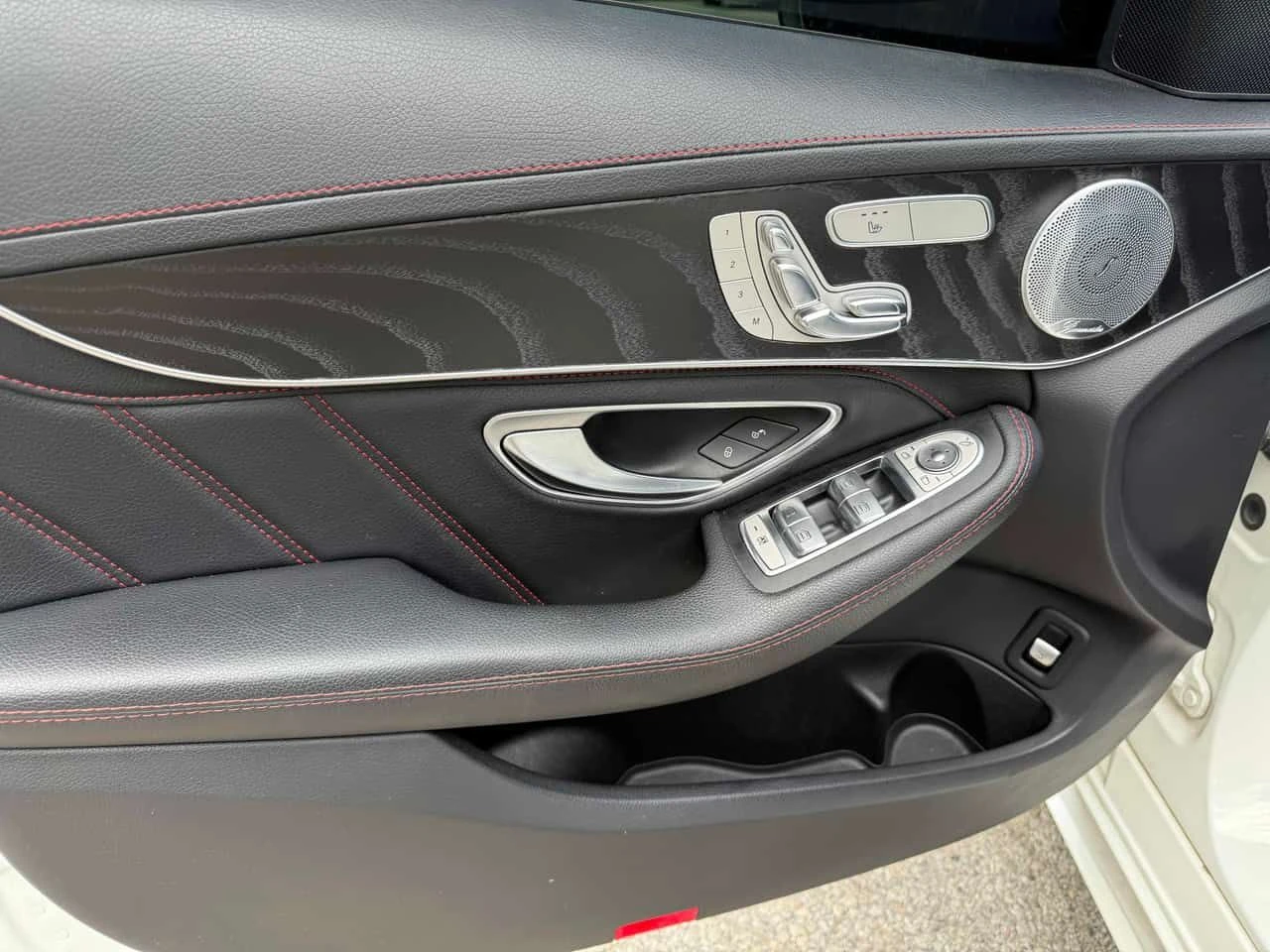 Mercedes-Benz C 43 AMG * АВТОКРЕДИТ * БЕЗ ЗАБЕЛЕЖКИ * ПРЕДСТАВИТЕЛСТВО, снимка 7 - Автомобили и джипове - 55627496