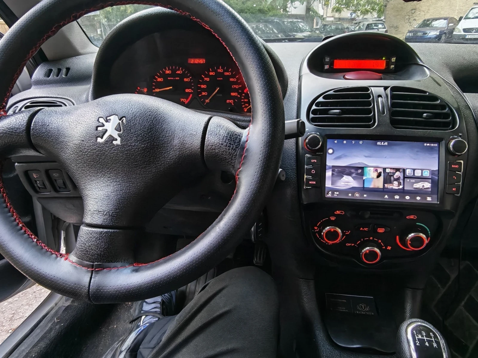 Peugeot 206 Хечбек , снимка 5 - Автомобили и джипове - 55806286