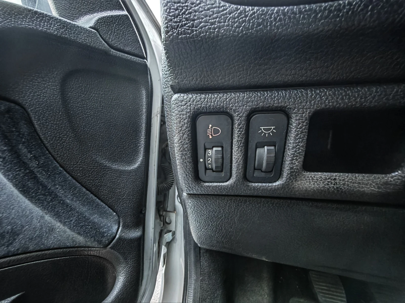 Peugeot 206 Хечбек , снимка 3 - Автомобили и джипове - 55806286
