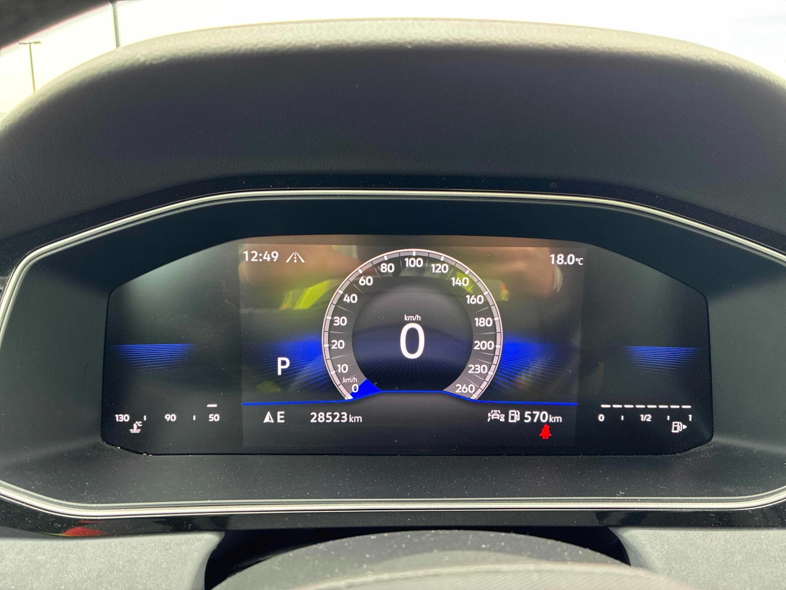 VW Jetta * Подгрев* Камера* CARPLAY* Адаптивен круиз, снимка 7 - Автомобили и джипове - 55992569