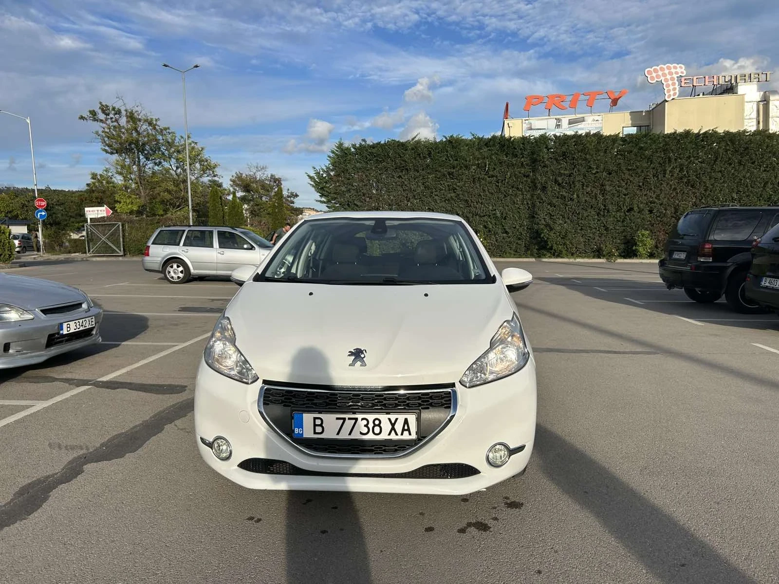 Peugeot 208, снимка 2 - Автомобили и джипове - 56226542