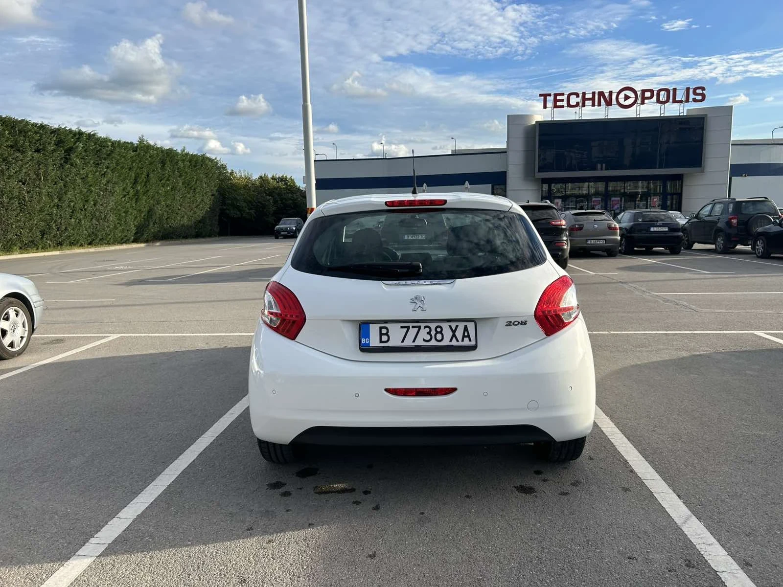 Peugeot 208, снимка 5 - Автомобили и джипове - 56226542