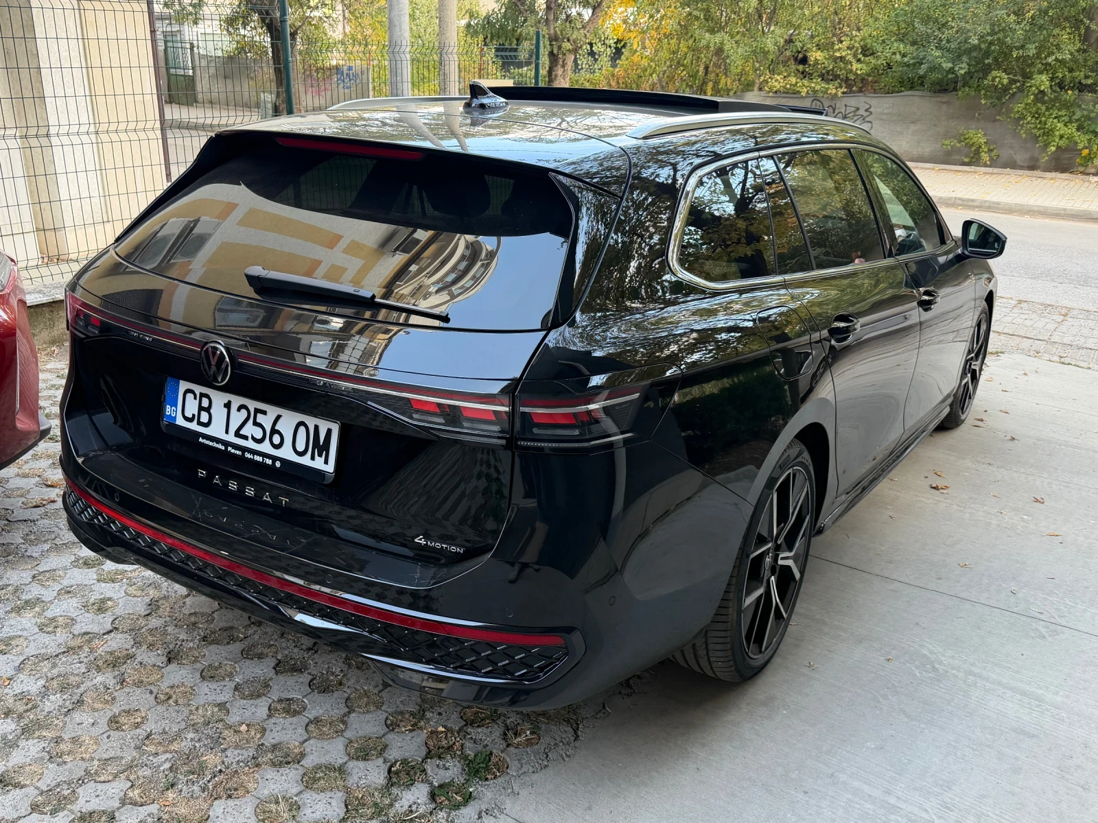 VW Passat R-Line Plus 2.0 TDI DSG 4MOTION, снимка 2 - Автомобили и джипове - 56406057