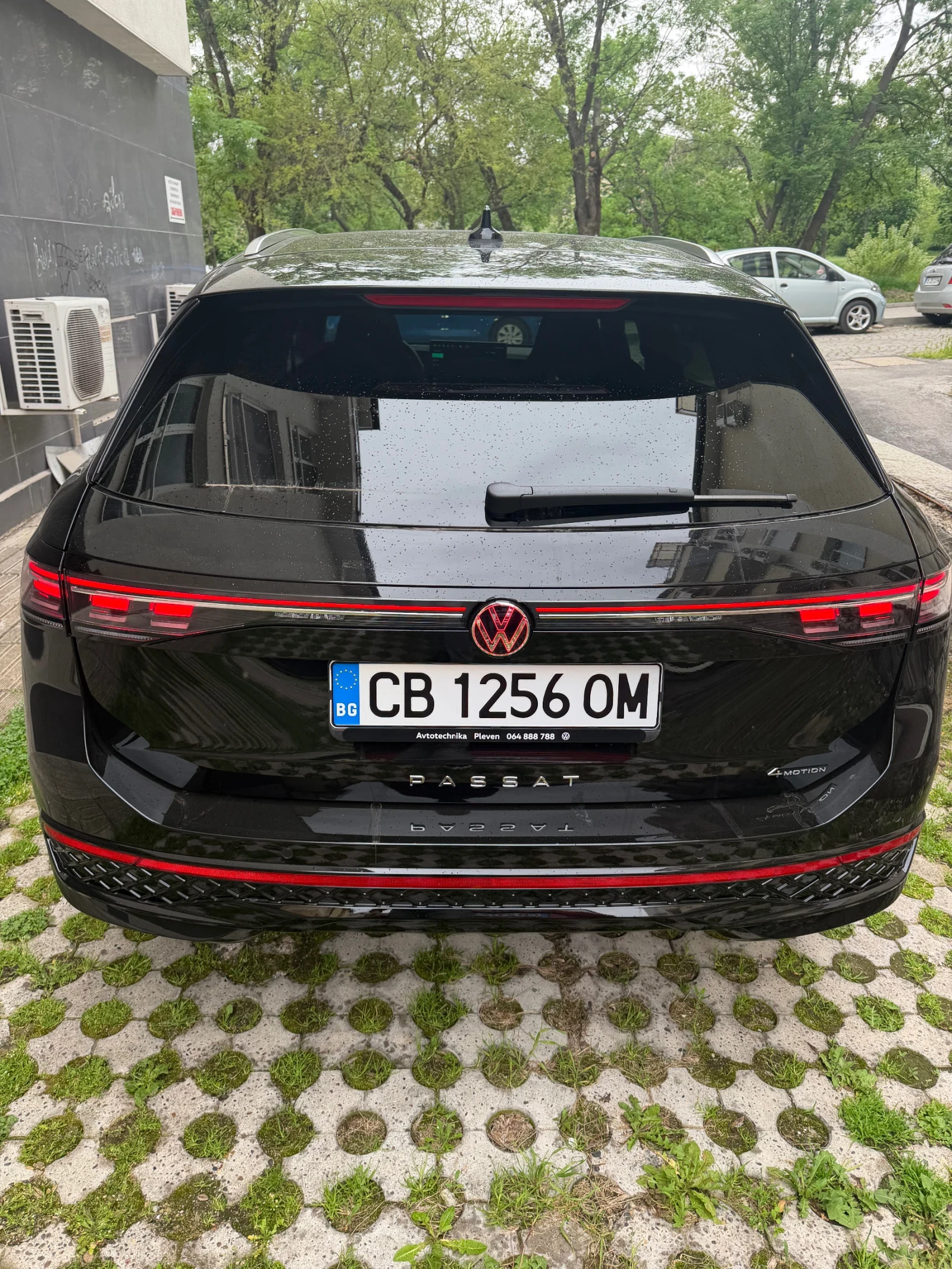 VW Passat R-Line Plus 2.0 TDI DSG 4MOTION, снимка 4 - Автомобили и джипове - 56294727