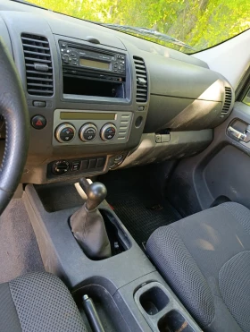Nissan Navara Пикап, снимка 13