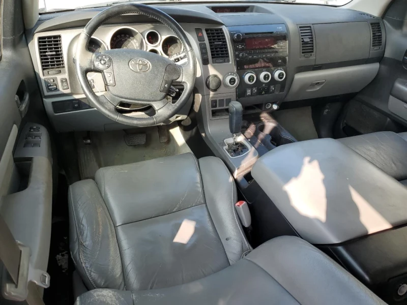 Toyota Sequoia, снимка 8 - Автомобили и джипове - 49166664