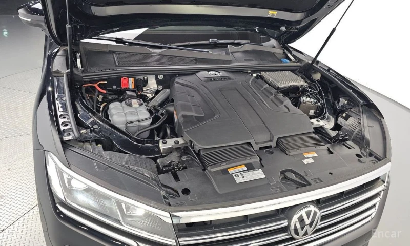VW Touareg, снимка 6 - Автомобили и джипове - 53053828