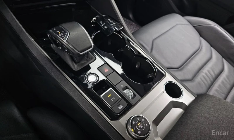 VW Touareg, снимка 9 - Автомобили и джипове - 53053828