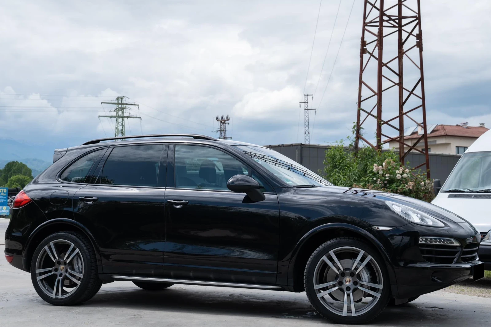 Porsche Cayenne  - изображение 2