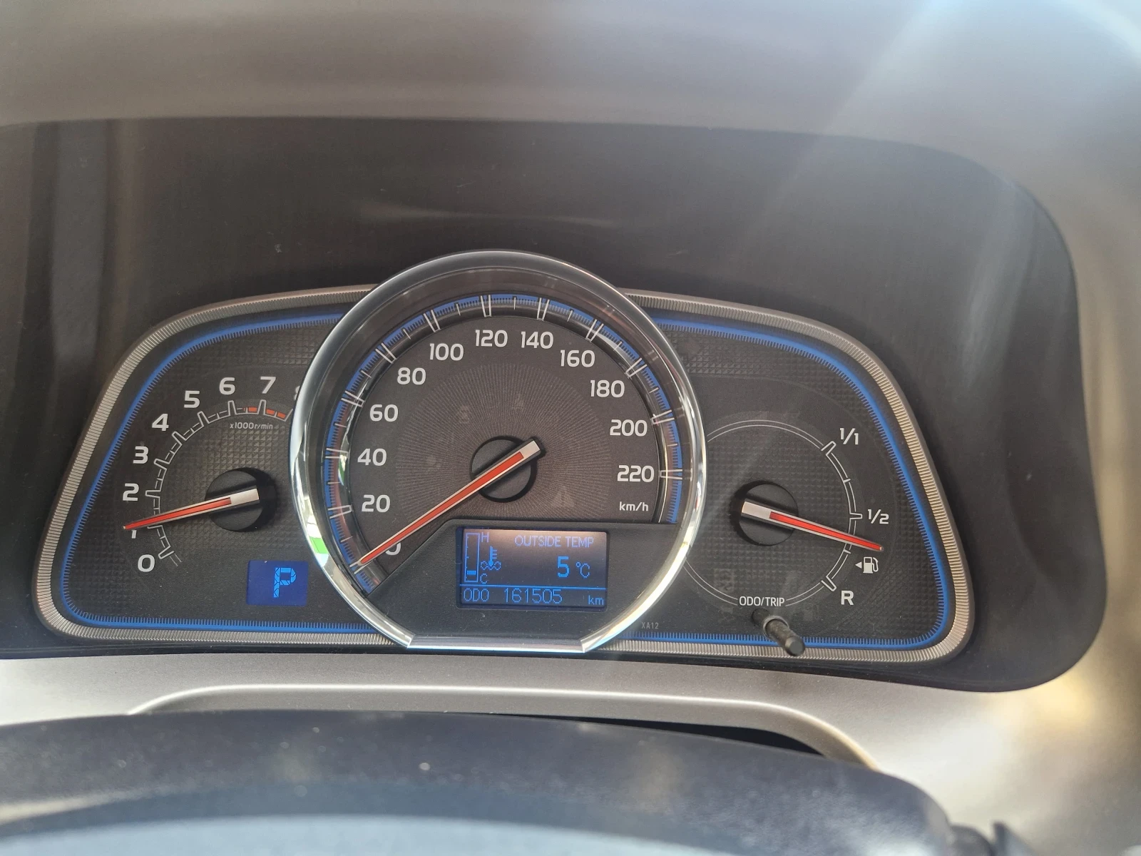 Toyota Rav4 2, 0 VVT-I CVT Luxury LHD - изображение 8