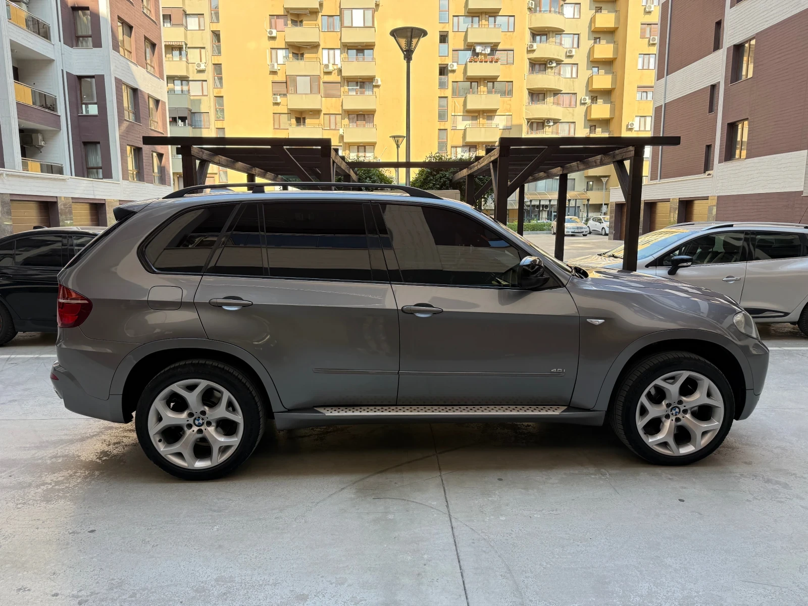 BMW X5 4.8 i - изображение 7
