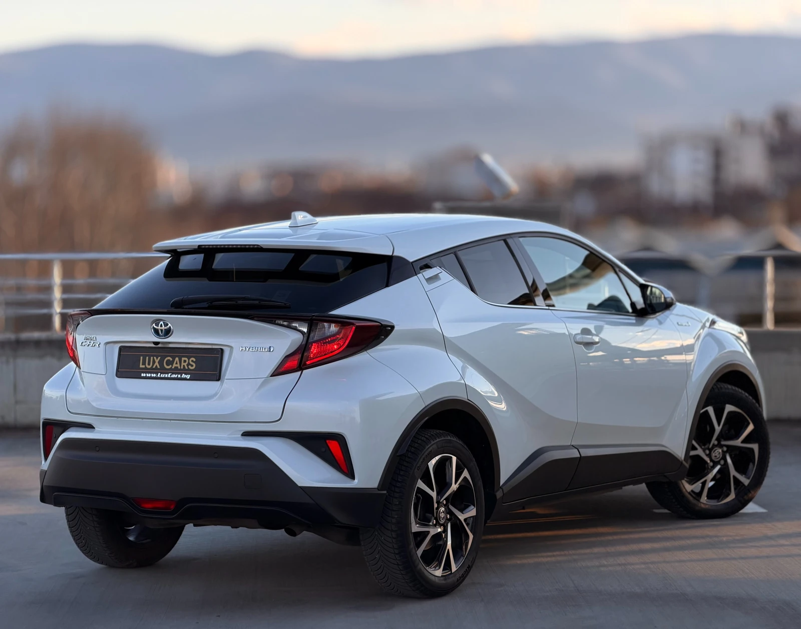 Toyota C-HR -Facelift-1.8 Hybrid-Keyless-Navi-Led-��������- | Mobile.bg � ����������� 2