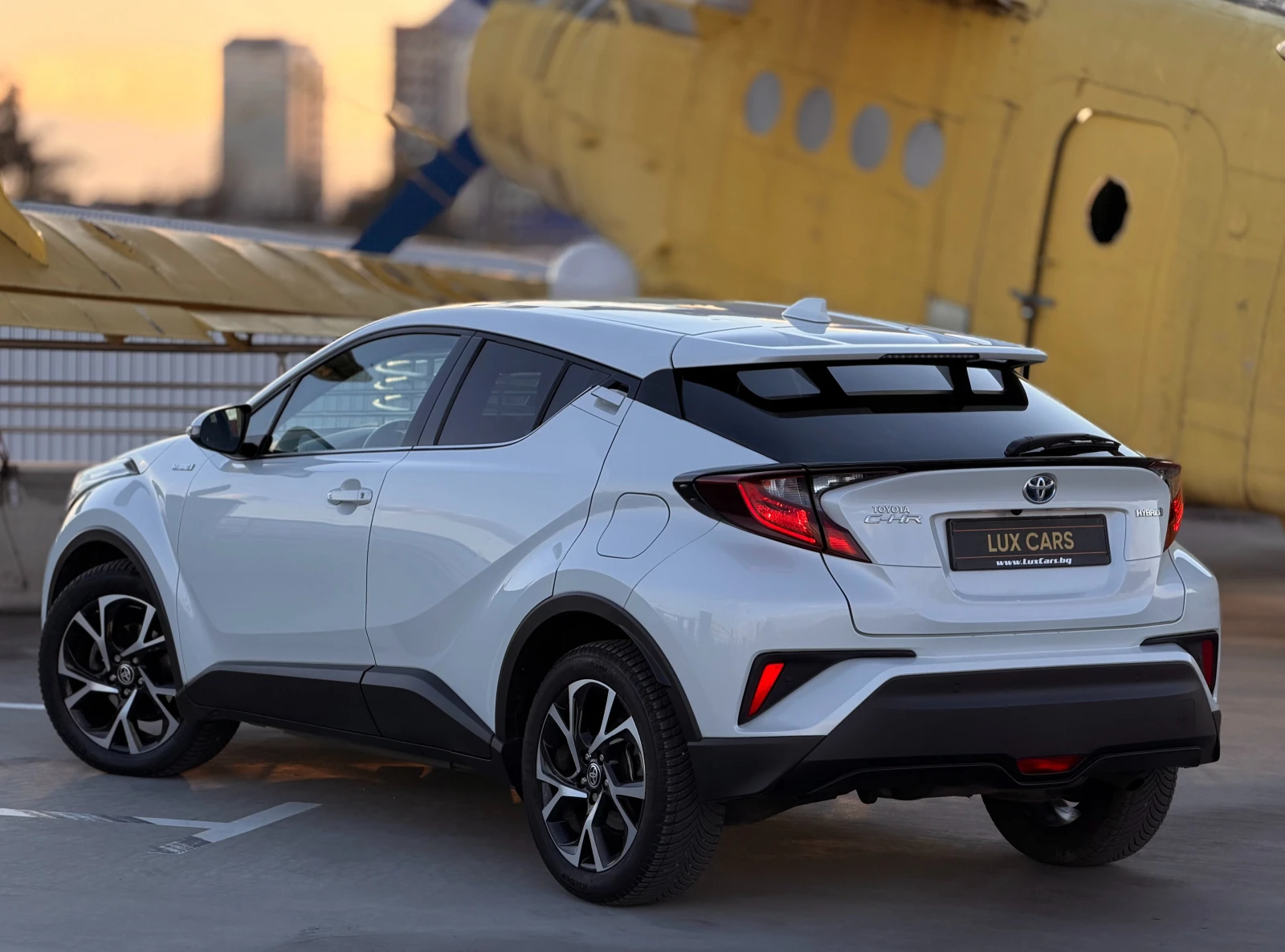 Toyota C-HR -Facelift-1.8 Hybrid-Keyless-Navi-Led-��������- | Mobile.bg � ����������� 4