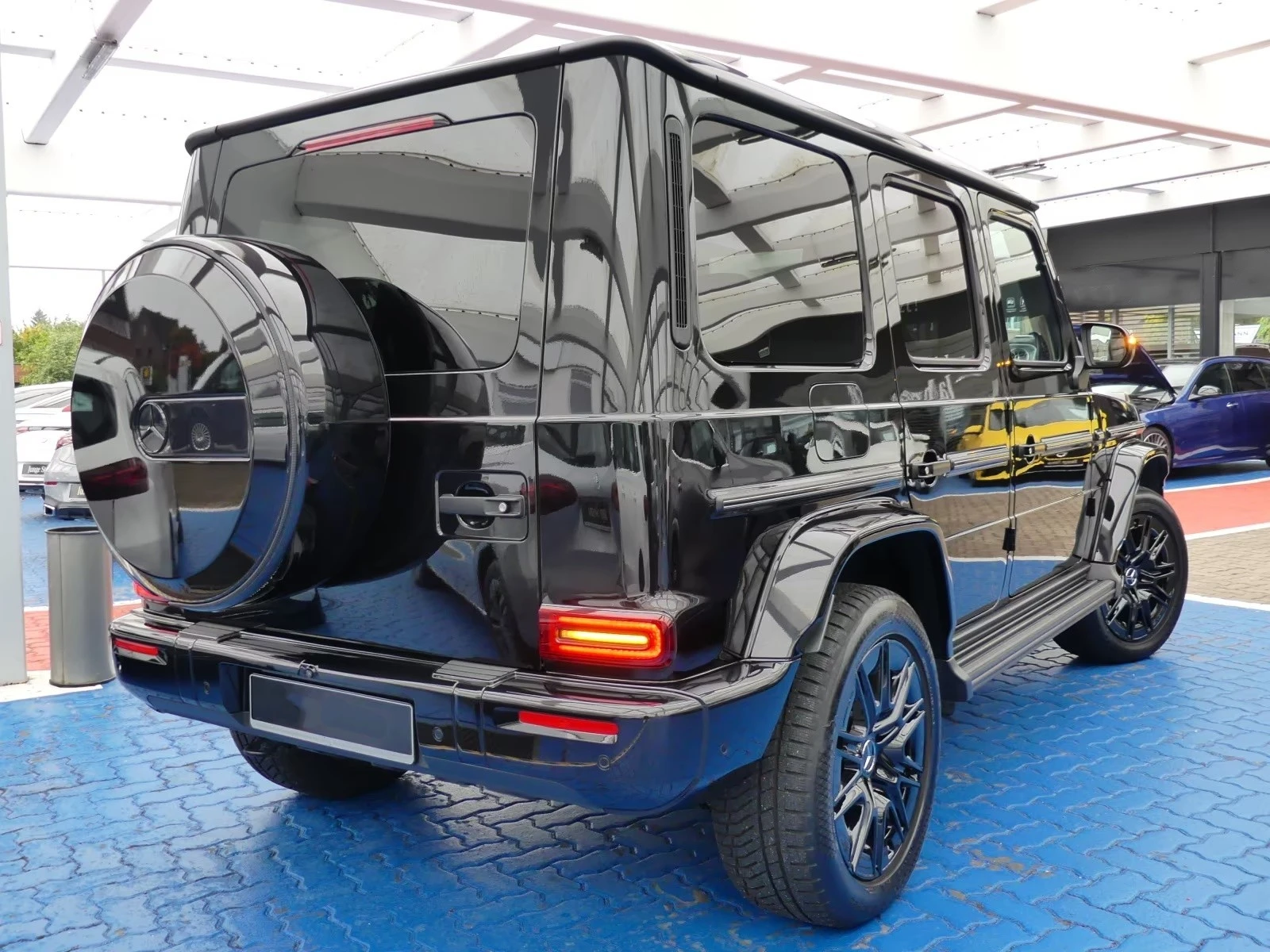 Mercedes-Benz G 450 d/AMG/4-MATIC/FACELIFT/NIGHT/BURM/CAMERA/KEYLESS/, снимка 6 - Автомобили и джипове - 54027771