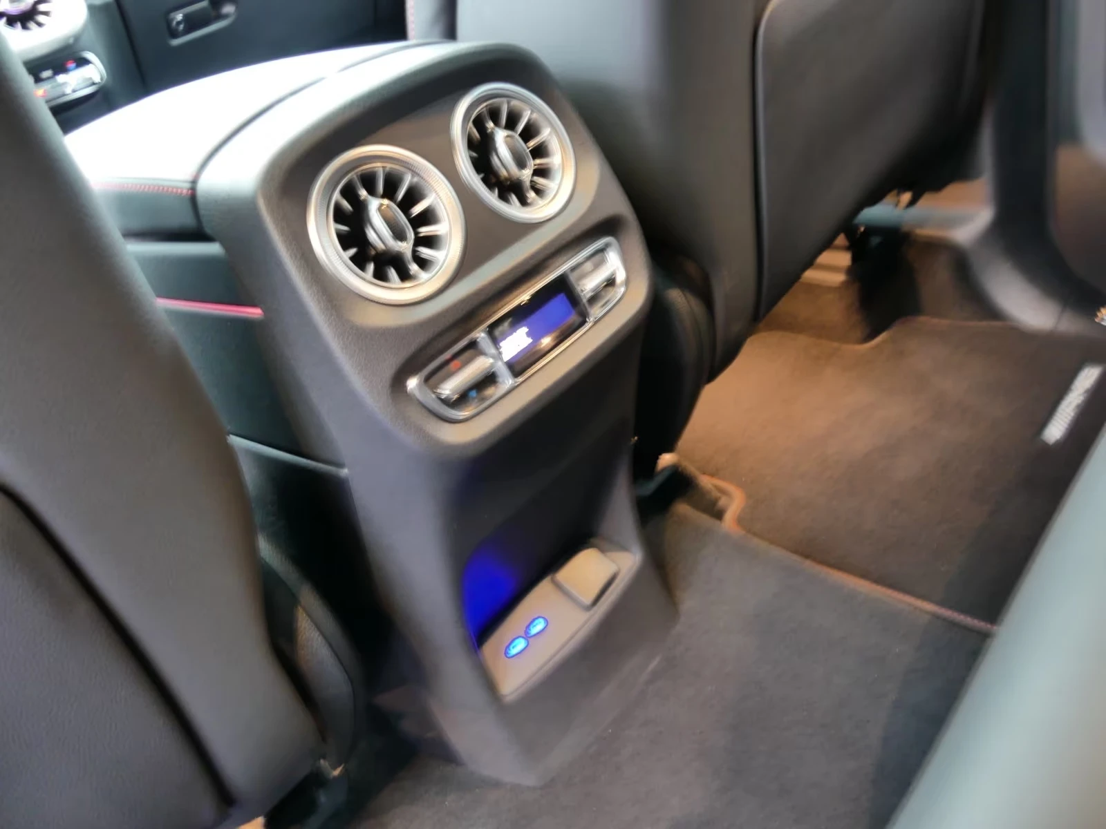 Mercedes-Benz G 450 d/AMG/4-MATIC/FACELIFT/NIGHT/BURM/CAMERA/KEYLESS/, снимка 14 - Автомобили и джипове - 54027771