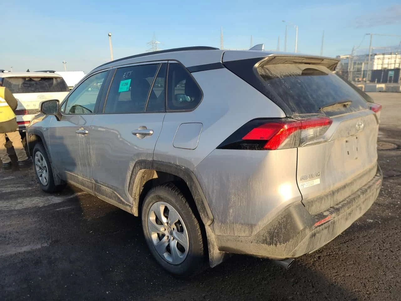 Toyota Rav4 * LE * CARFAX * 2 КЛЮЧА * , снимка 4 - Автомобили и джипове - 54108583