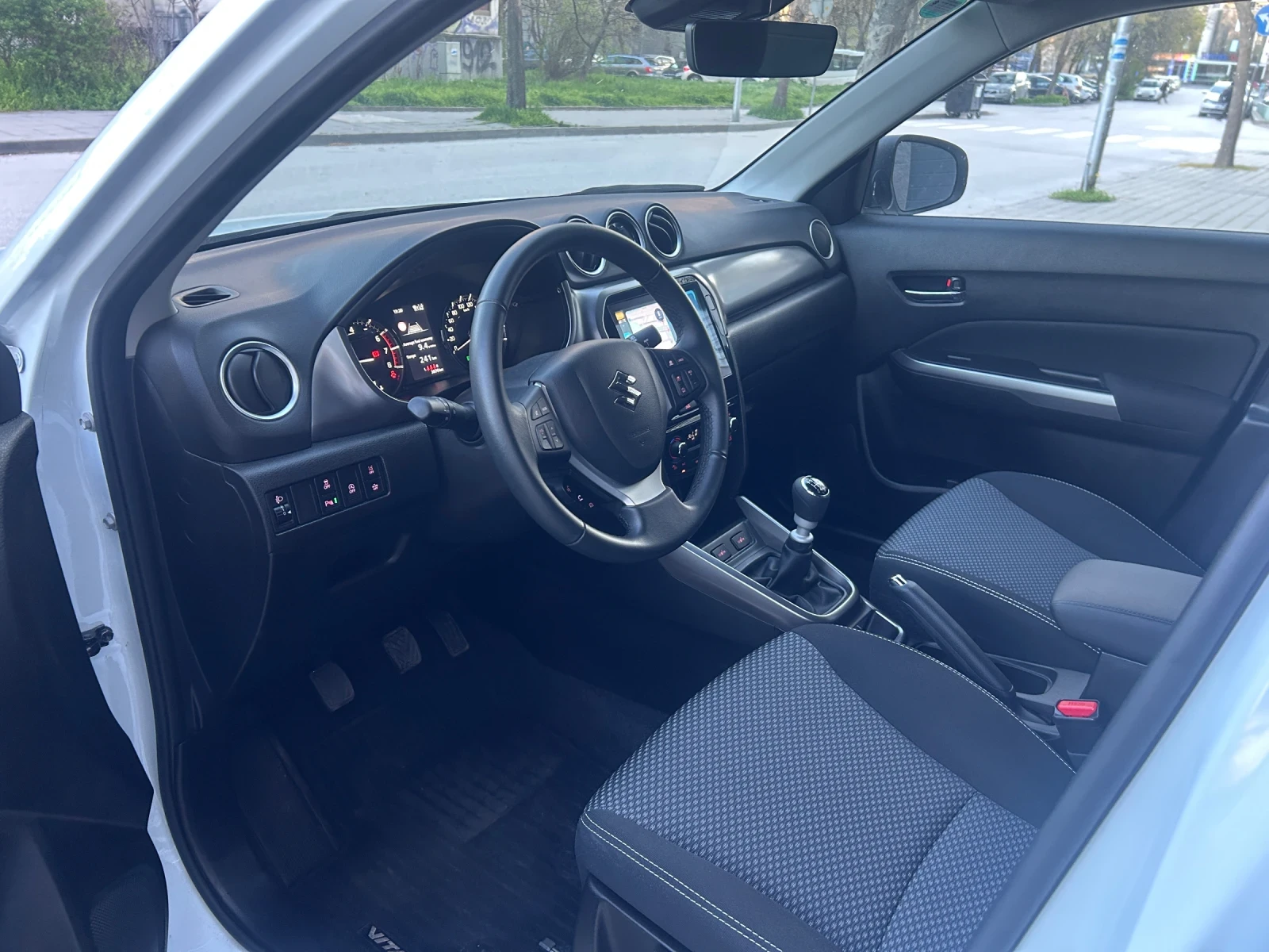 Suzuki Vitara 1.4 Hybrid ACC CAM Гаранционна, снимка 9 - Автомобили и джипове - 54151810