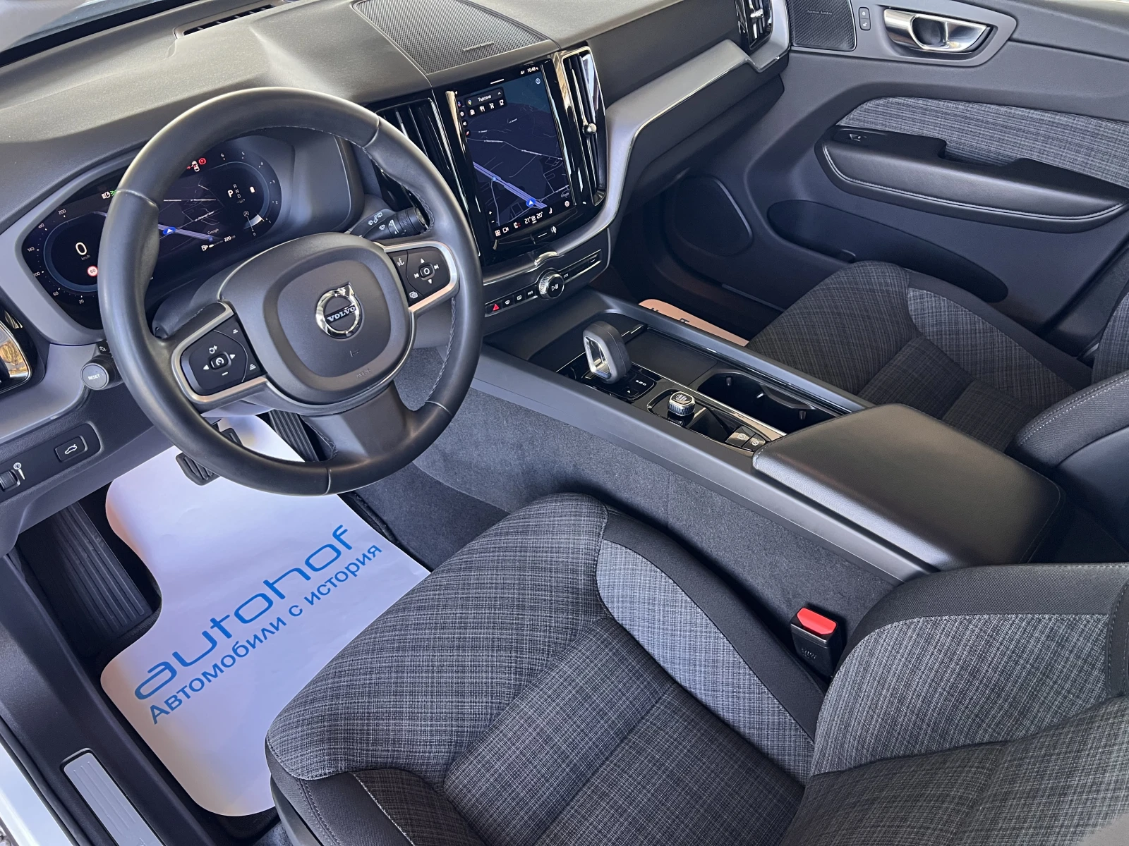 Volvo XC60 MOMENTUM PRO/2.0В4/197К.С./8АТ/ГАРАНЦИЯ, снимка 7 - Автомобили и джипове - 54884953