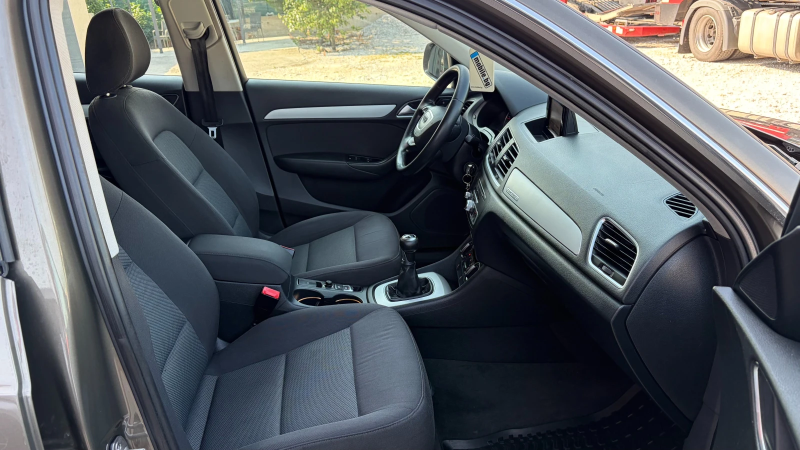 Audi Q3 2.0TDI , снимка 12 - Автомобили и джипове - 54995186