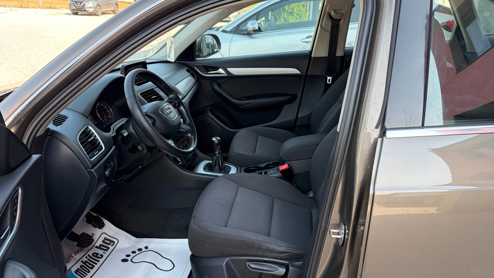 Audi Q3 2.0TDI , снимка 7 - Автомобили и джипове - 54995186