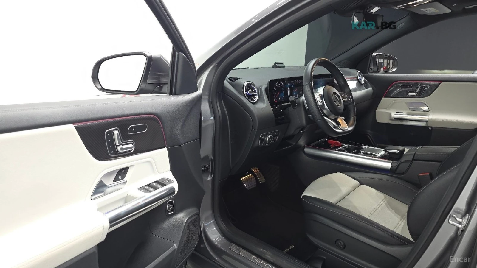 Mercedes-Benz GLA 250 * 4MATIC* AMG* КОЖА* ПОДГРЕВ* ПАНОРАМА* 360* , снимка 11 - Автомобили и джипове - 55276812