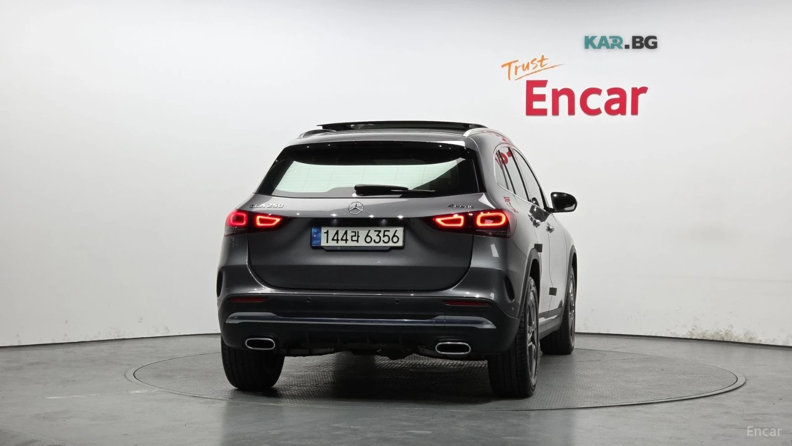 Mercedes-Benz GLA 250 * 4MATIC* AMG* КОЖА* ПОДГРЕВ* ПАНОРАМА* 360* , снимка 4 - Автомобили и джипове - 55276812