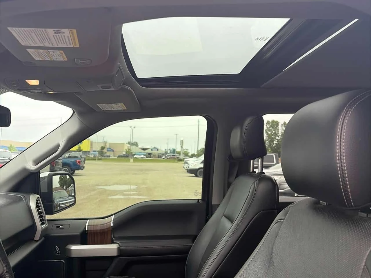 Ford F150 * 4WD SuperCrew* АВТОКРЕДИТ БЕЗ ПЪРВОНАЧАЛНА ВНОСК, снимка 10 - Автомобили и джипове - 55320229