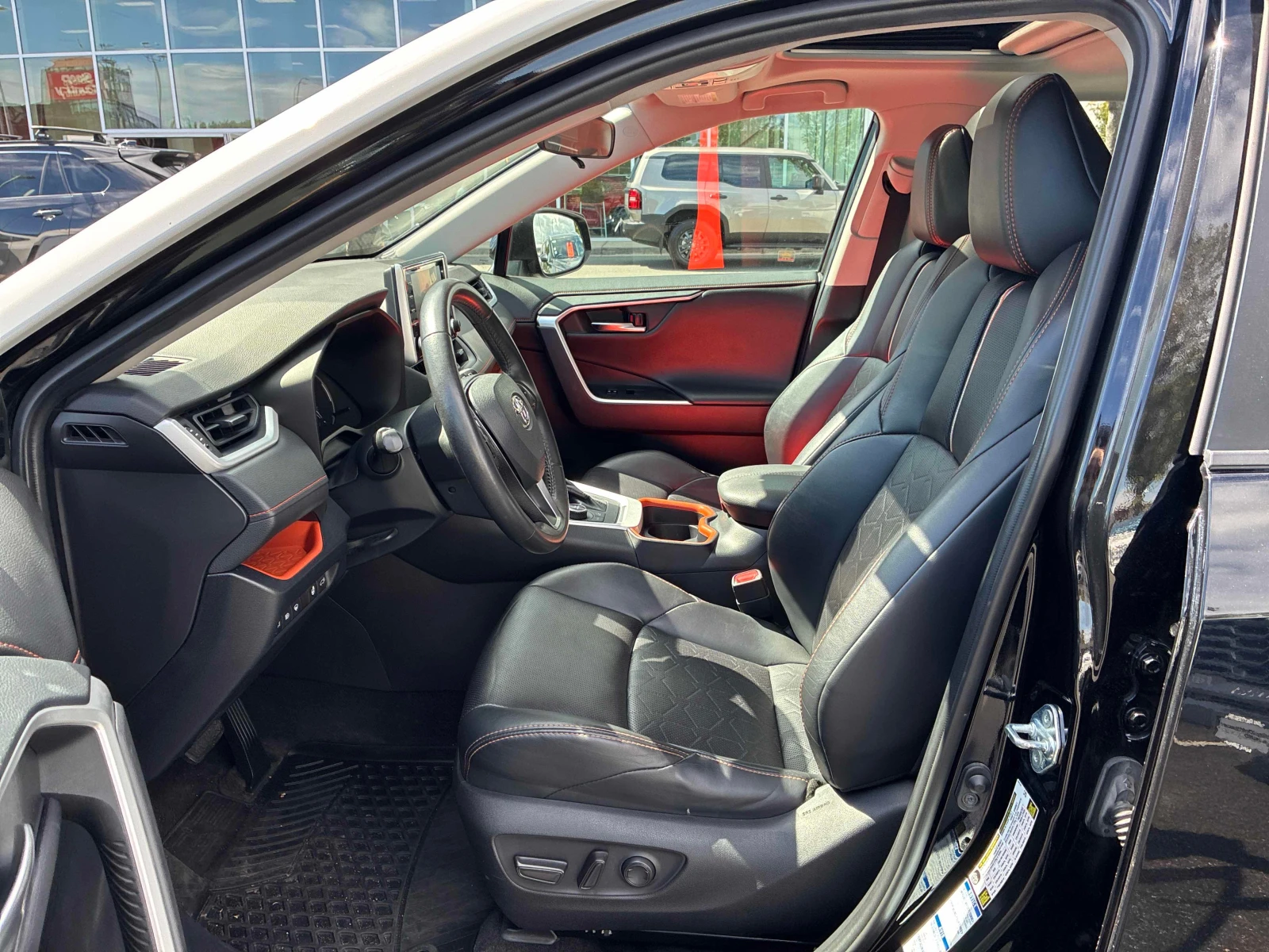 Toyota Rav4 * Trail * АВТОКРЕДИТ БЕЗ ПЪРВОНАЧАЛНА ВНОСКА* , снимка 5 - Автомобили и джипове - 55840115