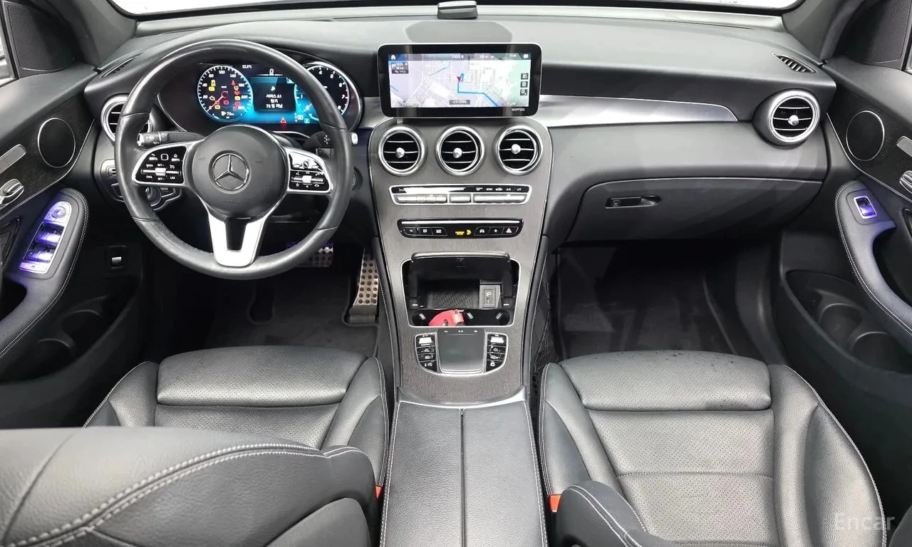 Mercedes-Benz GLC 300 Coupe / Digital / Distronic / Автокредит, снимка 7 - Автомобили и джипове - 55982928